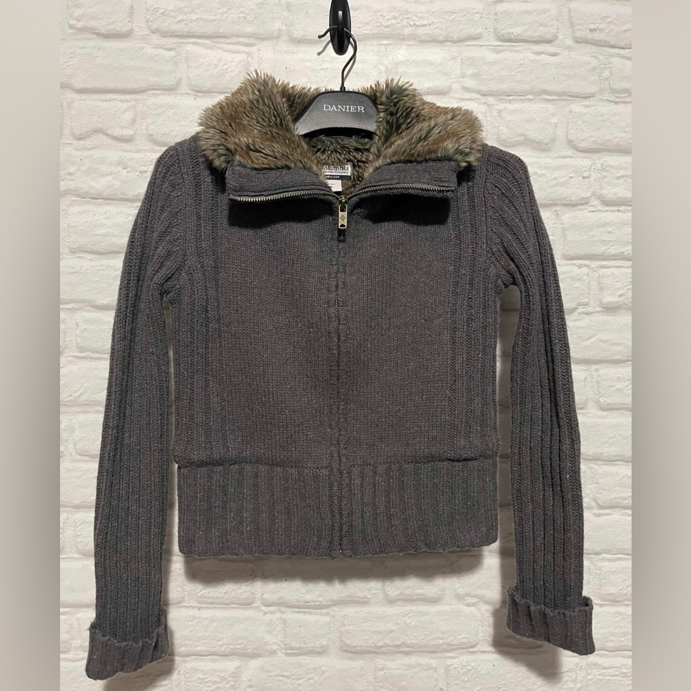 Columbia zip up size small